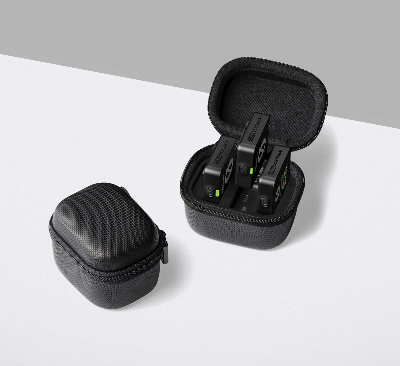 rode wireless pro charging case packaging insitu 8192x5464 rgb 2000x2000 40ad247